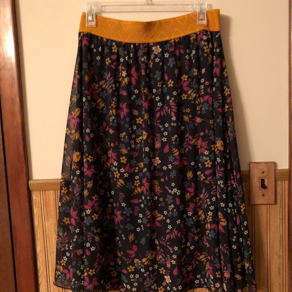 Lularoe skirt